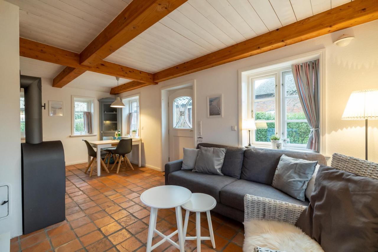 Ferienwohnung Oldsum エクステリア 写真