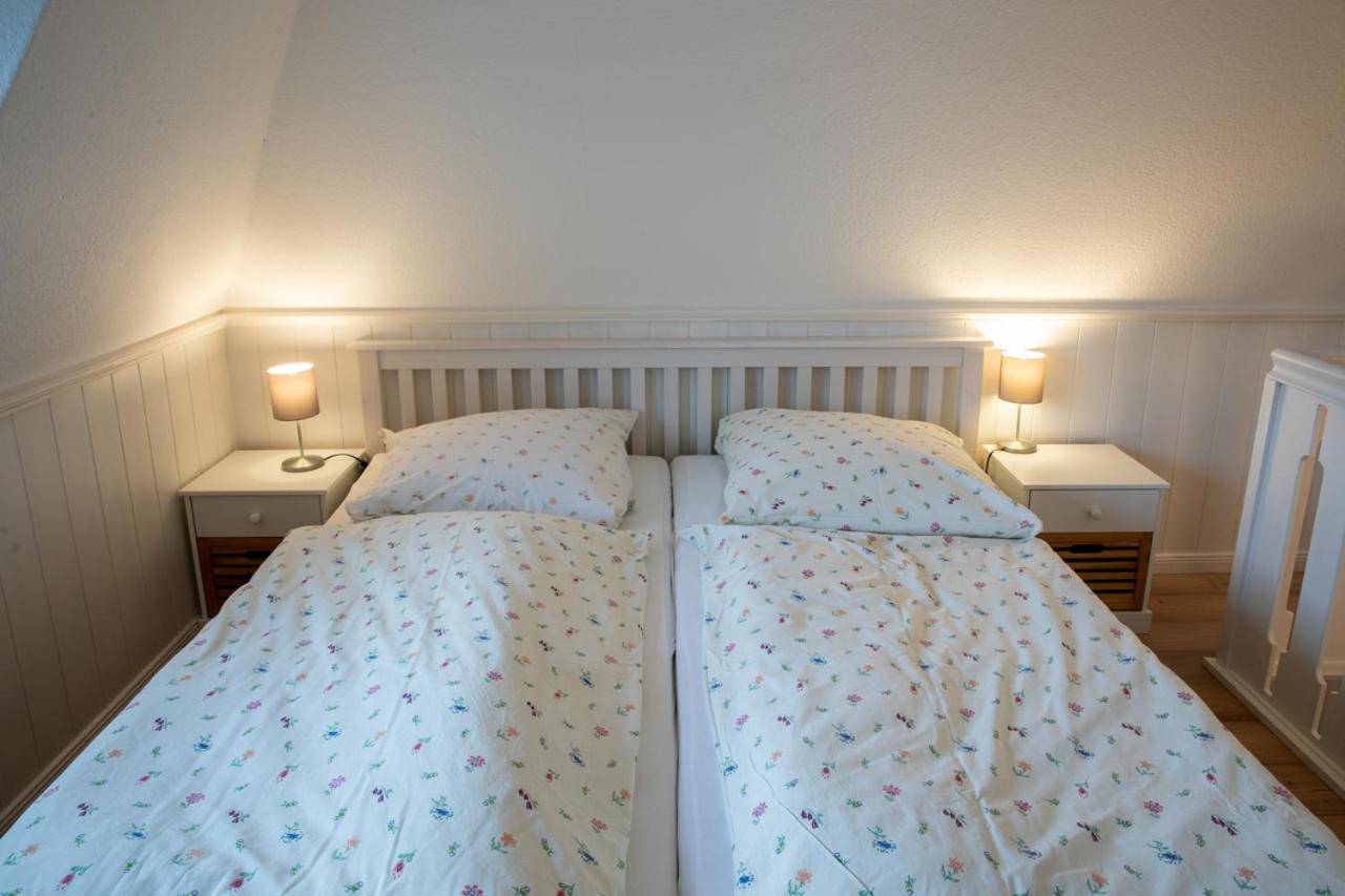 Ferienwohnung Oldsum エクステリア 写真