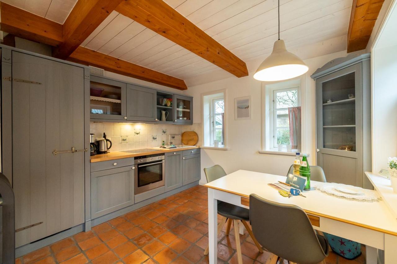 Ferienwohnung Oldsum エクステリア 写真